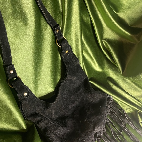 Black suede fringe shoulder purse - Picture 6 of 7
